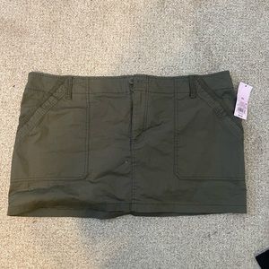 Wild fable green cargo mini skirt